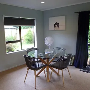  Apartment Country Hideaway